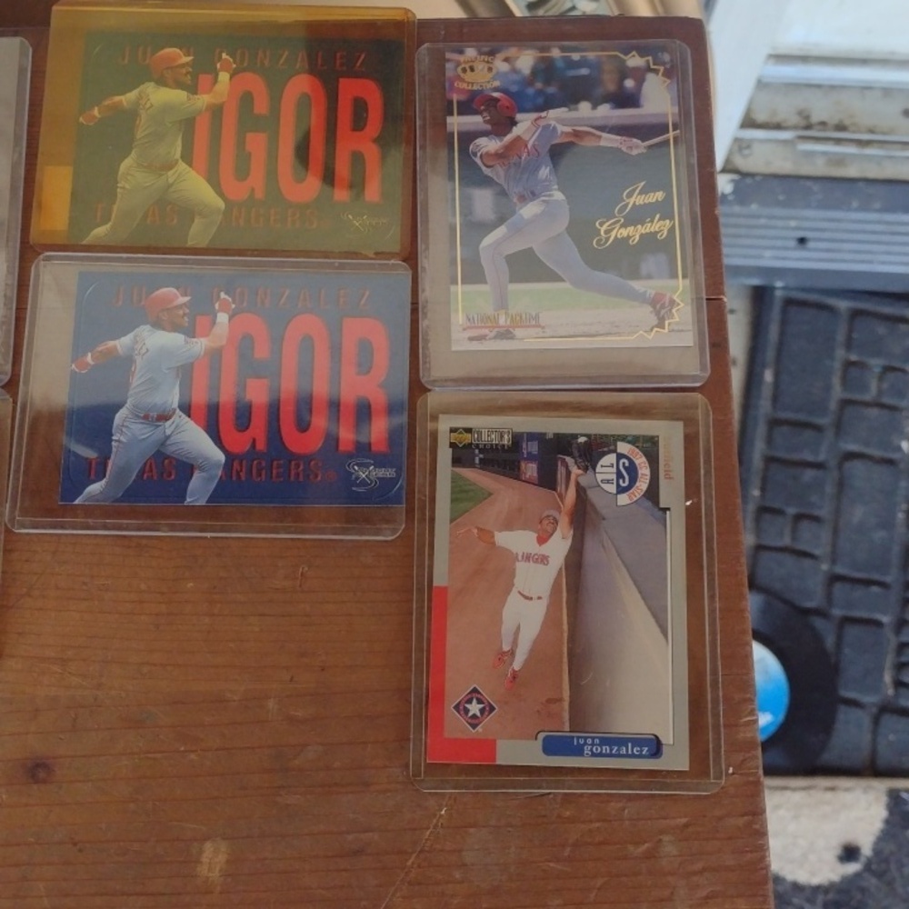 Juan Gonzalez Baseball Trading Card Collection - Picture 3 of 4